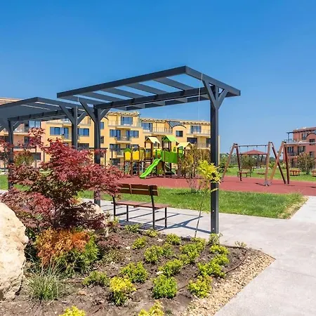 One Bedroom Flat In Bella Vita Complex Close To St Constantine And Helena Apartament Warna